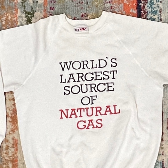 Vintage 80s Funny World's Largest Source of Natural Gas 1980s Funny Sweatshirt - Picture 4 of 5